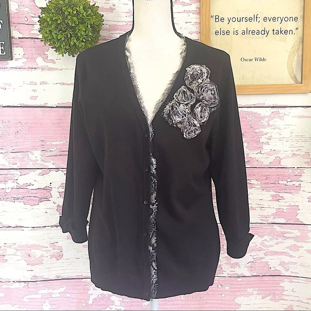 RED Label Women’s Black Floral Button Up Cardigan size Large